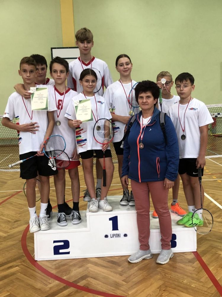 Powiatowe Drużynowe Zawody w Badmintona