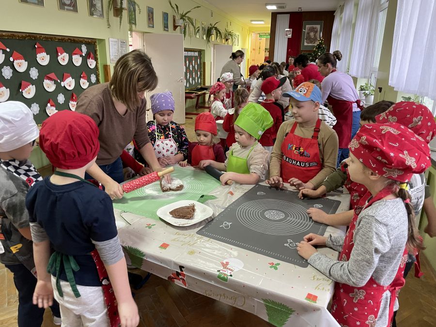 Najsłodsza świąteczna tradycja – pieczenie i dekorowanie pierniczków