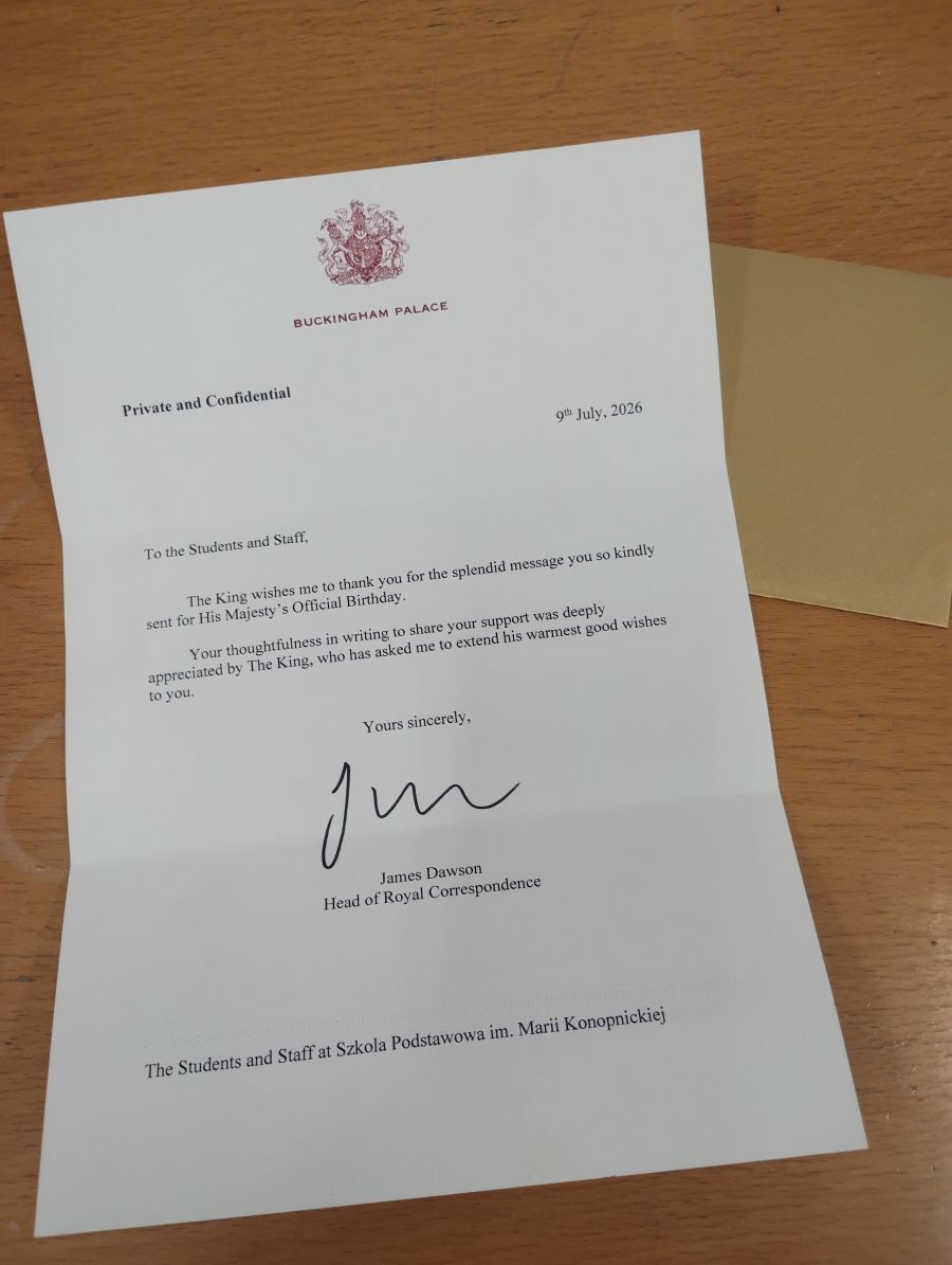 Uczniowie klasy 7 otrzymali odpowiedź z Pałacu Buckingham
